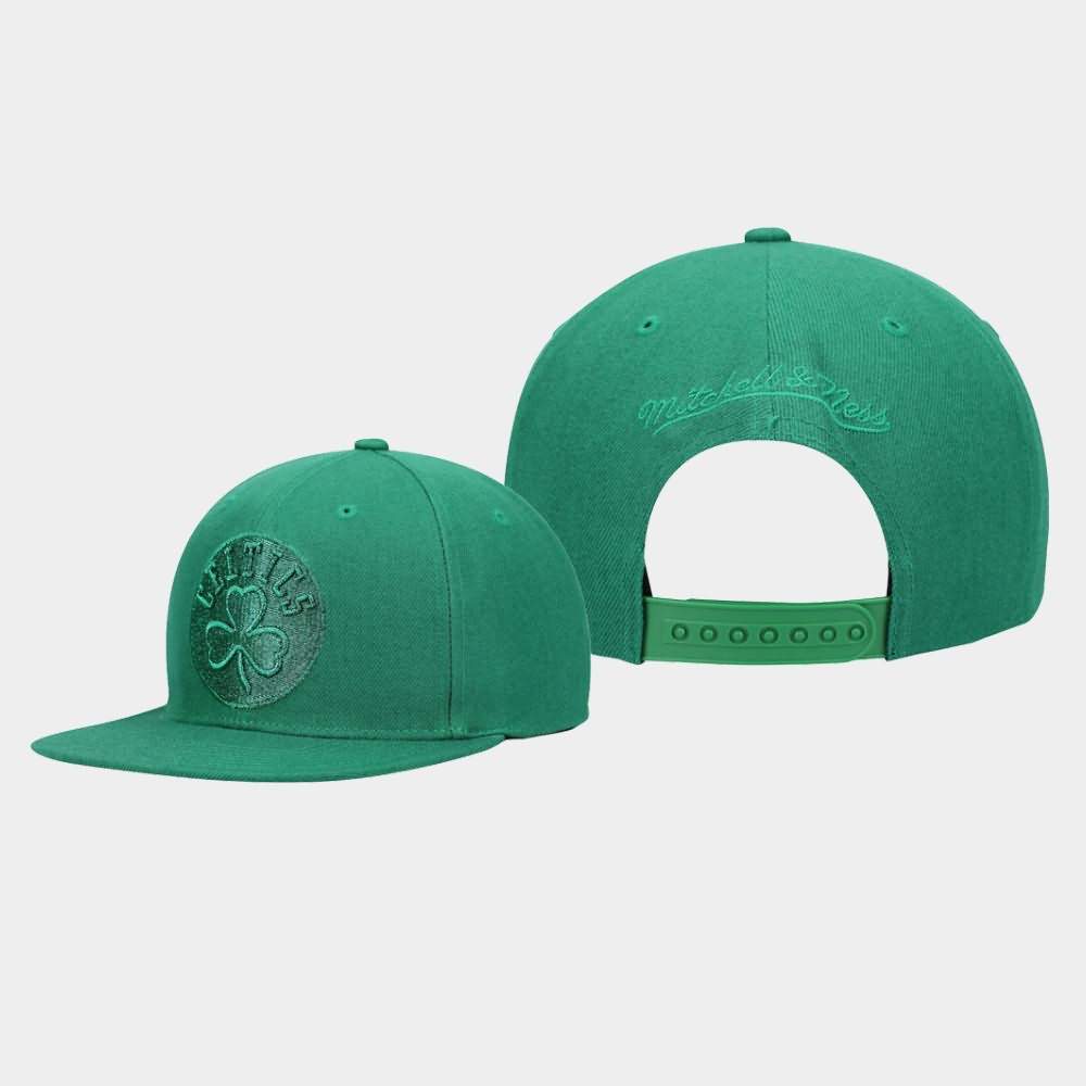 Men's Boston Celtics Kelly Green Metallic II Snapback Hat ZVW88E8A